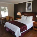 Фотография мотеля Hi-Way Host Motel