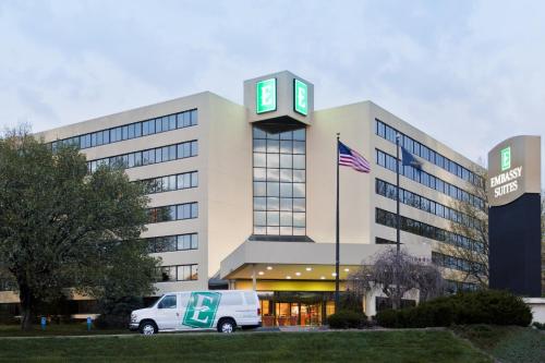 Фотография гостиницы Embassy Suites Kansas City - Overland Park