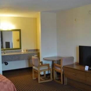 Фотографии мотеля 
            Scottish Inn & Suites - Eau Claire