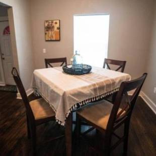 Фотографии гостевого дома 
            The Charming Henry House in Chickasha, OK!