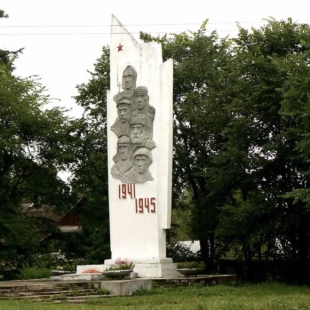 Фотография памятника Стела памяти харовчан, павших в годы Великой Отечественной войны