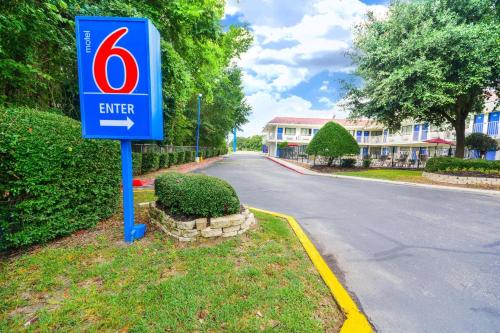 Фотография гостиницы Motel 6-Huntsville, TX