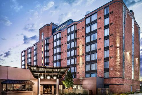 Фотография гостиницы Four Points by Sheraton Mississauga Meadowvale