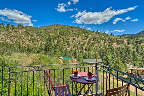 Фотографии гостевого дома 
            Cozy CO Rocky Mountain Retreat Near Pikes Peak!