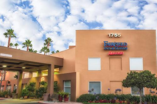 Фотография гостиницы Fairfield Inn and Suites by Marriott San Jose Airport