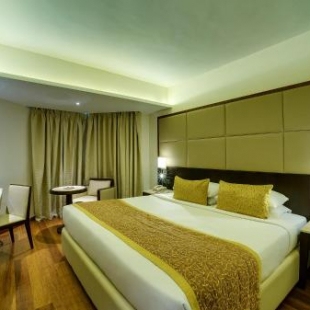 Фотография гостиницы Ramee Guestline Hotel Juhu