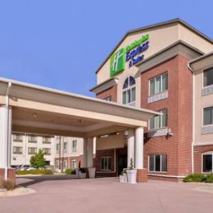 Фотографии гостиницы
Holiday Inn Express & Suites Emporia Northwest, an IHG Hotel