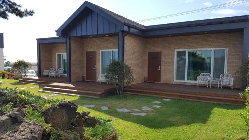 Фотография гостевого дома Wind Jeju Cafe & Pension