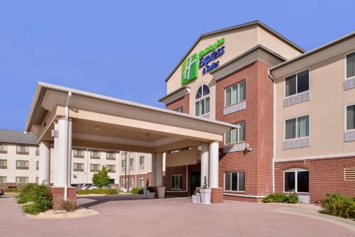 Фотография гостиницы Holiday Inn Express & Suites Emporia Northwest, an IHG Hotel