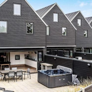 Фотография гостевого дома Holiday home Blåvand CCLVII