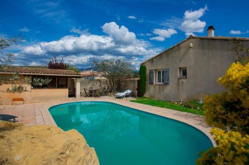 Фотографии гостевого дома
le coin de paradis