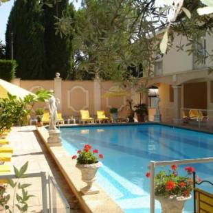 Фотографии гостиницы
Hôtel Mireille