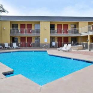 Фотографии мотеля
Inn of the Conchos