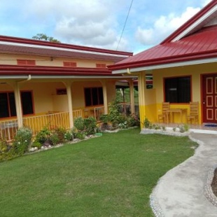 Фотография гостевого дома Uptown Guesthouse