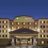 Фотография гостиницы Holiday Inn Express Hotel & Suites Coralville, an IHG Hotel