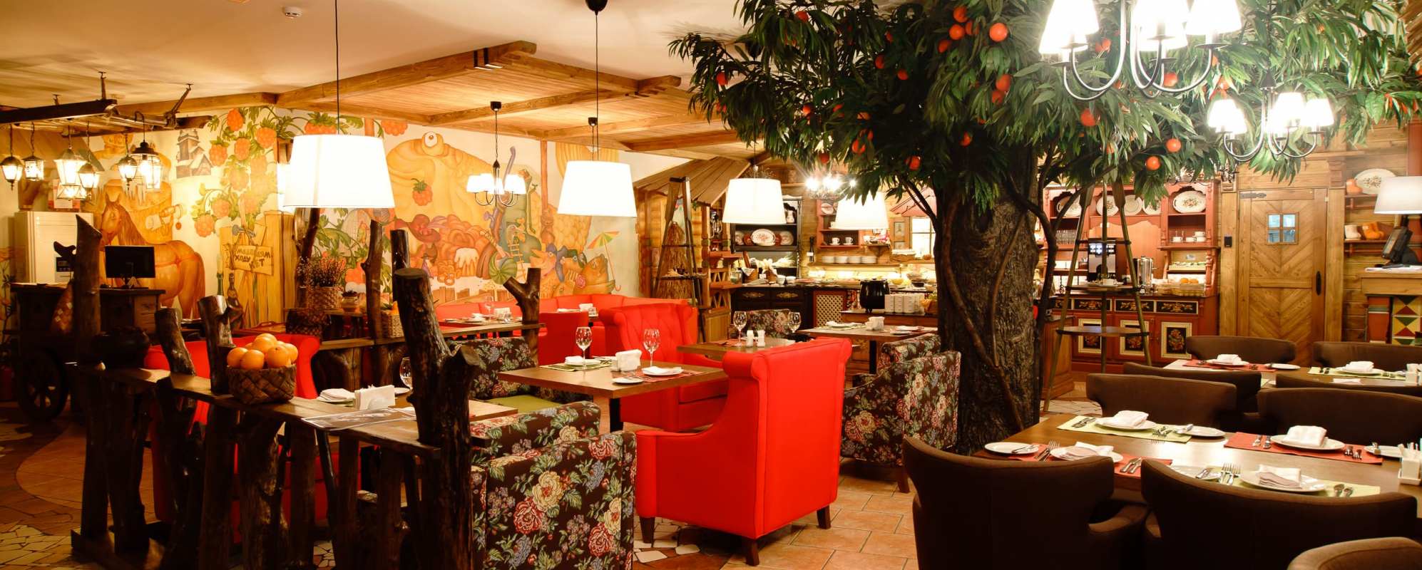 Фотографии банкетного зала Основной зал ресторана Малые Карелы