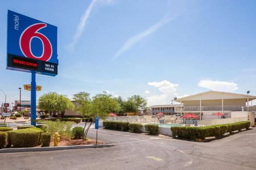 Фотография гостиницы Motel 6-Youngtown, AZ - Phoenix - Sun City