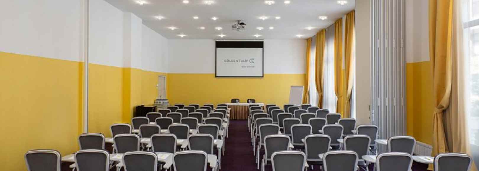 Фотография конференц-зала Эльбрус