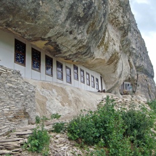 Фотография достопримечательности Свято-Благовещенский пещерный мужской монастырь