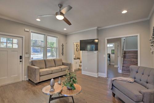 Фотография гостевого дома Chic Atlanta Home - 8 Mi to Airport and NCAA Events!
