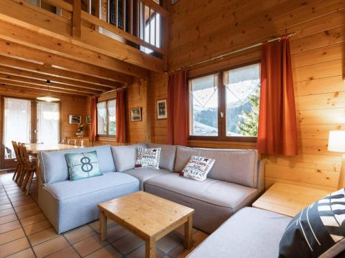 Фотография гостевого дома Chalet La Clusaz, 6 pièces, 11 personnes - FR-1-304-160