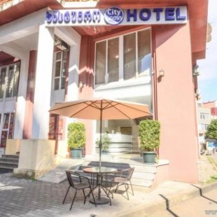 Фотография мини отеля Enjoy the amenities offered by the City Hotel wail visiting Batumi