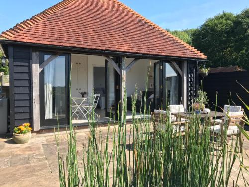 Фотографии мини отеля
The Cow Hide