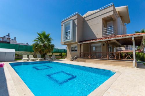 Фотография Коттеджа Paradise Town Villa Lucky