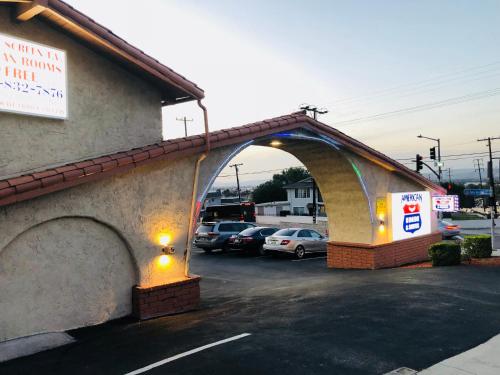 Фотография мотеля New American Inn & Suites