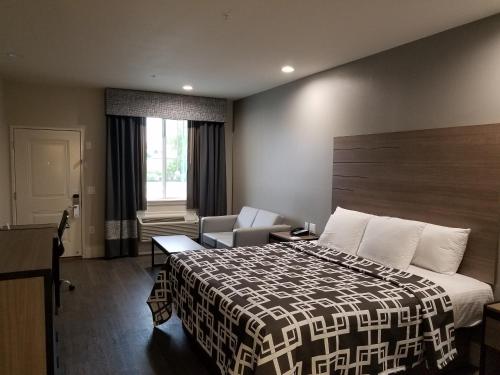 Фотография гостиницы Palace Inn Blue Tomball Parkway