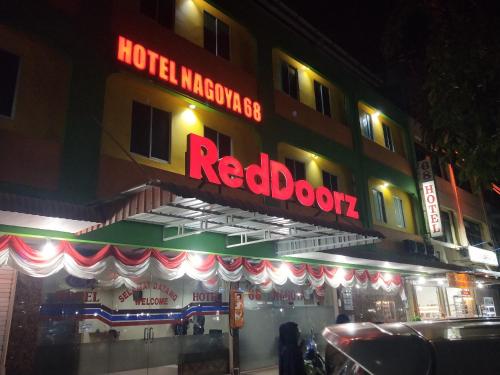 Фотография гостиницы RedDoorz near Nagoya Citywalk Batam 2