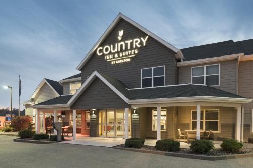 Фотография гостиницы Country Inn & Suites by Radisson, Platteville, WI
