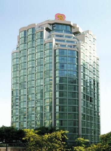 Фотография гостиницы Rosedale on Robson Suite Hotel