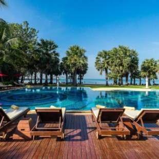 Фотографии гостиницы 
            Ravindra Beach Resort & Spa - SHA Extra Plus