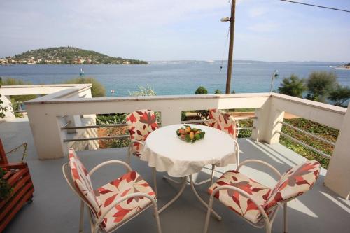 Фотография гостевого дома Apartments by the sea Kali, Ugljan - 8503