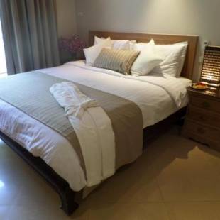 Фотографии апарт отеля
Westbury Residence