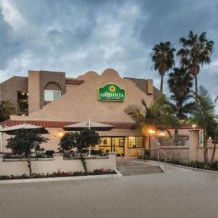 Фотографии гостиницы 
            La Quinta by Wyndham Carlsbad - Legoland Area