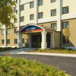 Фотография гостиницы Candlewood Suites Indianapolis Downtown Medical District, an IHG Hotel