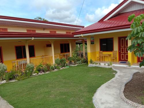 Фотографии гостевого дома 
            Uptown Guesthouse