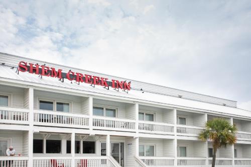 Фотография гостиницы Shem Creek Inn