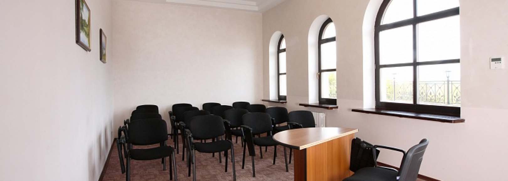 Фотография комнаты для переговоров Посольский