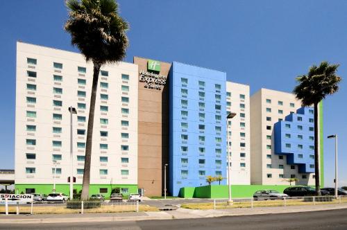 Фотографии гостиницы 
            Holiday Inn Express & Suites Toluca Zona Aeropuerto, an IHG Hotel