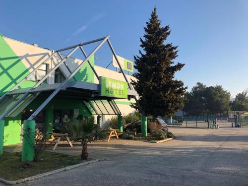 Фотография гостиницы Lemon Hôtel Avignon Rochefort