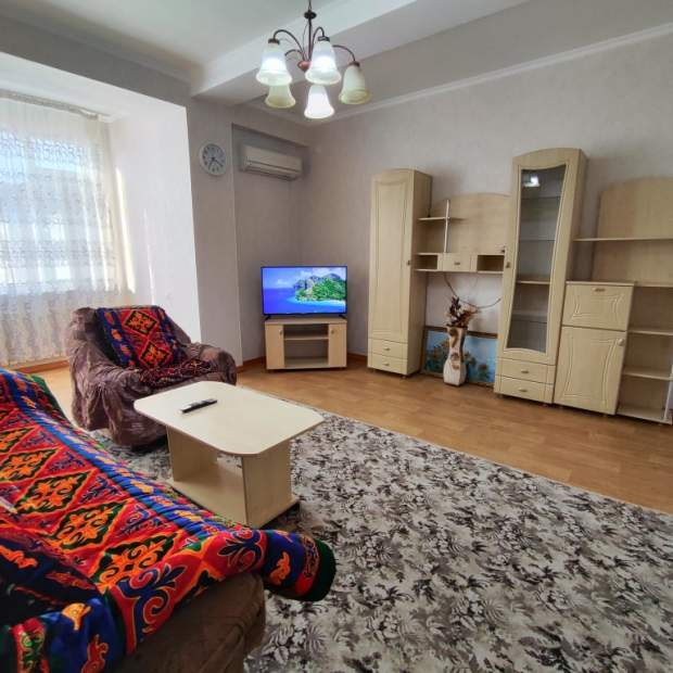 Фотографии квартиры 
            Апартаменты просторные двухкомнатные в центре Бишкека