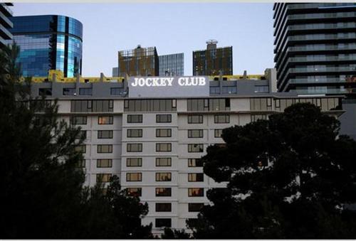 Фотография апарт отеля GetAways at the Jockey Club