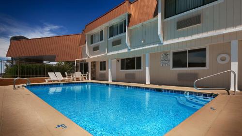 Фотография гостиницы Best Western Hi-Desert Inn