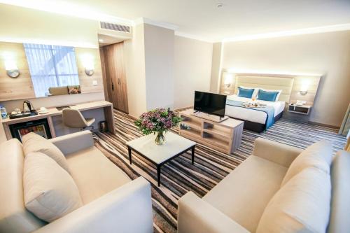 Фотография гостиницы Hotel Excellence Inn