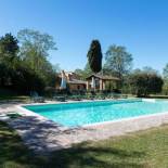 Фотография гостевого дома Spacious Farmhouse in Ghizzano Italy with Pool