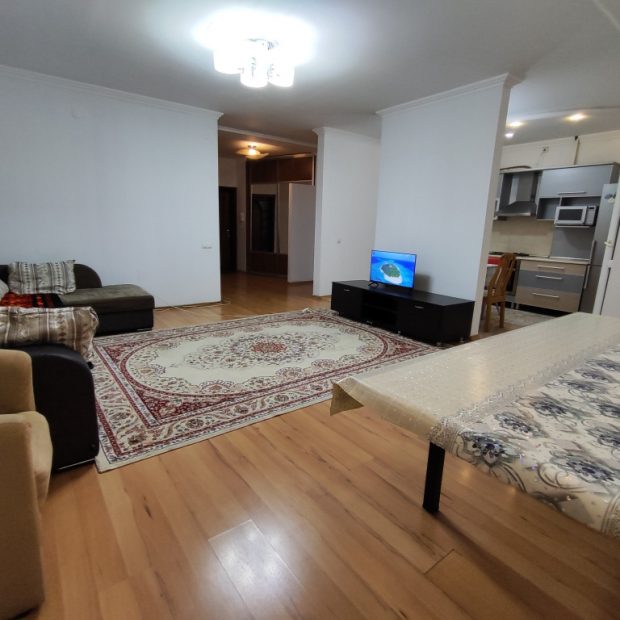 Фотографии квартиры 
            Апартаменты двухкомнатные уютные в самом центре Бишкека