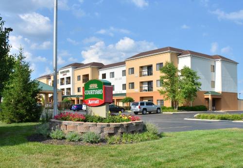 Фотография гостиницы Courtyard by Marriott Indianapolis South